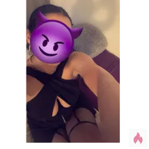 28-Jährige Domina aus Aachen sucht Sklaven subs