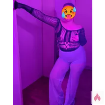 Junges Paar sucht netten Ihn 