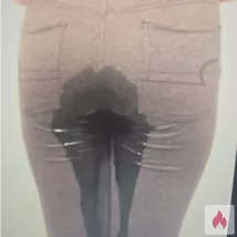 Vollgepisster Slip mit Einnässvideo, 33-jährige Stute