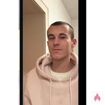 Er (24) ist auf der Suche nach einem Zeitvertreib