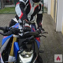 Von Motorrad Fahrer gefickt werden?