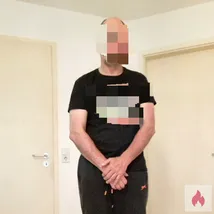 Suche Frauen für erotische Aufnahmen 
