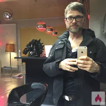 Attraktiver M sucht junge schlanke und sexy Frau