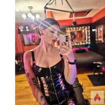 Domina sucht Sklaven für eine D/s-Beziehung