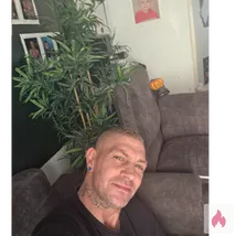 Er sucht sie ab 18+