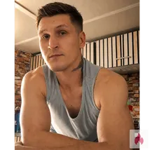 Ich mach es dir mit bravur:) Geiler Muskelboy für dich.