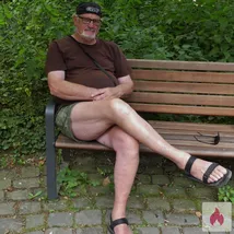 Stehe auf nackte Füße